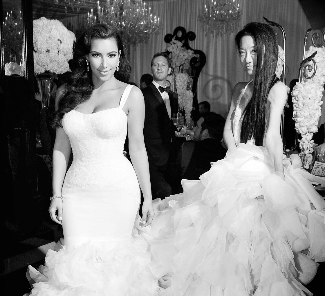 Kim Kardashian con un vestido de Vera Wang